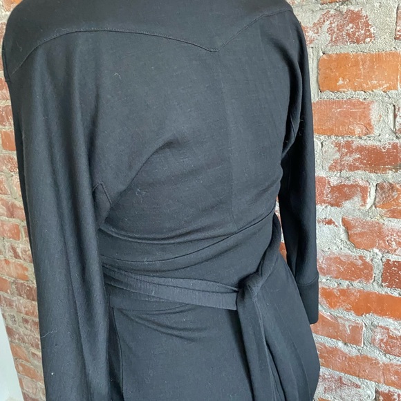 Diane von Fürstenberg wool shirt dress. - Picture 4 of 8